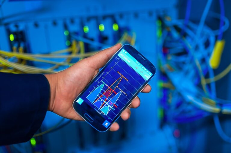 Smartphone signal hand
