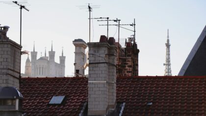 5G explained for normal people: what changes for your phone, home and city