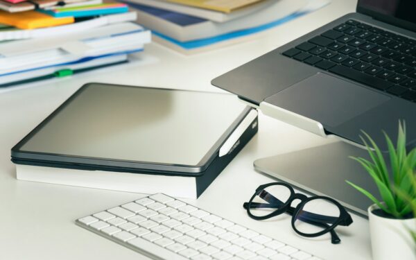 A simple digital filing cabinet: how to find any file in seconds without complex tools