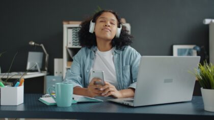 Bluetooth headphones and earphones in plain language: what really matters before you buy