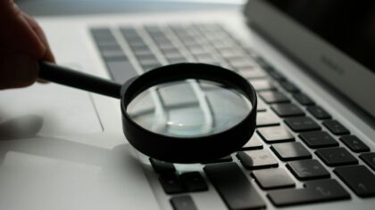 Calm guide to AI fact-checking: how to double-check information without becoming a researcher