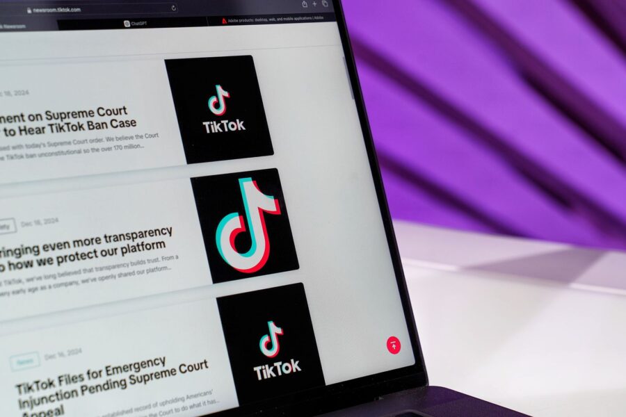 Laptop screen news
