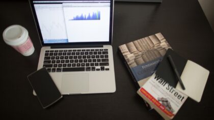 Calm guide to AI for basic investing: simple ways to research without gambling