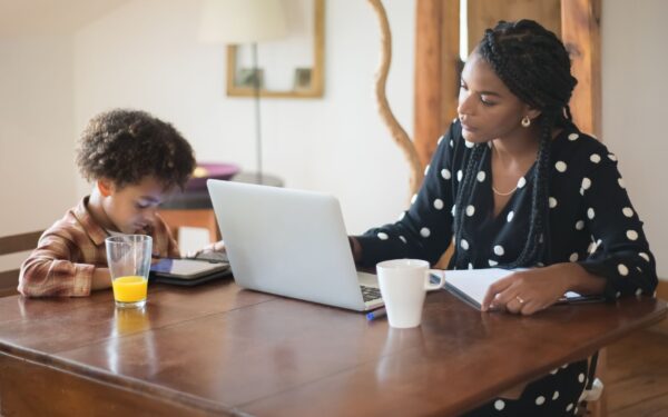 Everyday AI for parents: simple ways to use chatbots without risking your family’s privacy