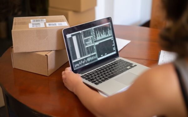 How to use invoice software to get paid faster without turning billing into a second job