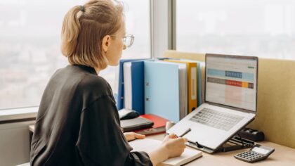 Simple AI for spreadsheets: how non‑experts can save time and avoid mistakes