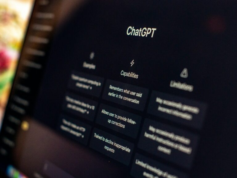 Laptop screen chat