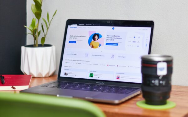 Simple guide to email folders and filters: keep your inbox tidy without extra stress