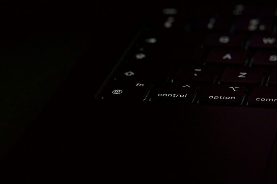 Laptop screen incognito