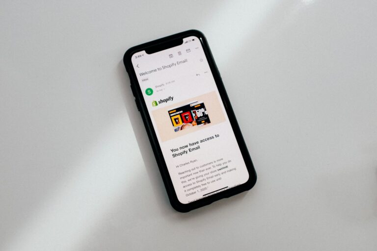 Email link hover