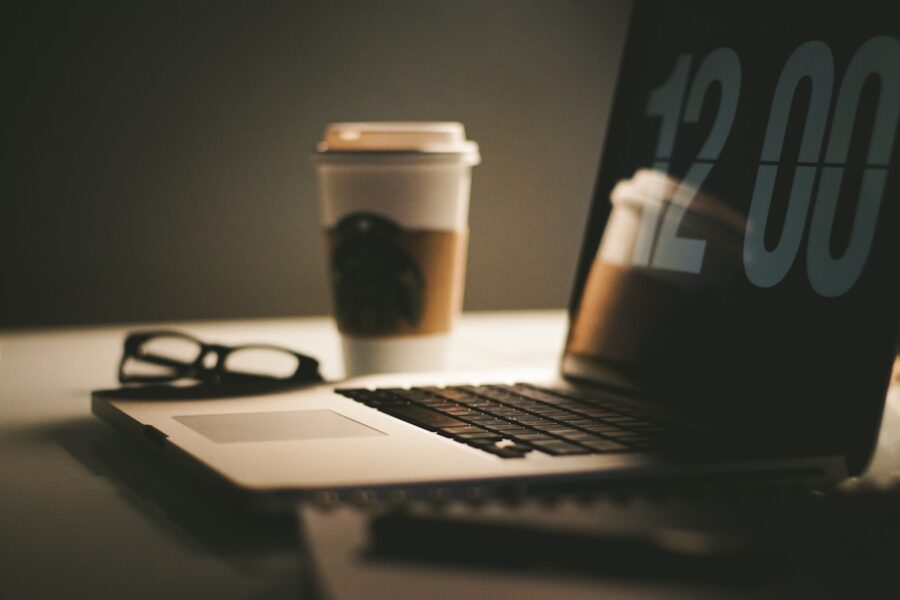 Laptop digital calendar
