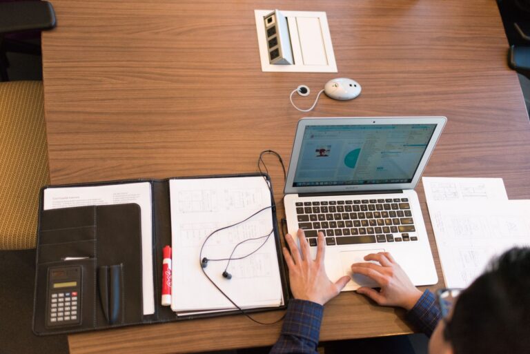 Person managing email