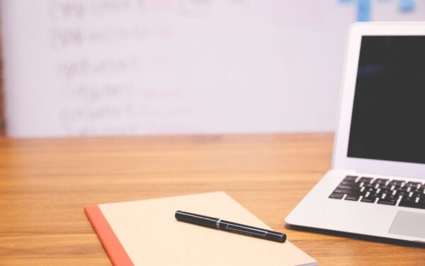 A simple evening workflow to close your digital day and sleep with a quieter mind
