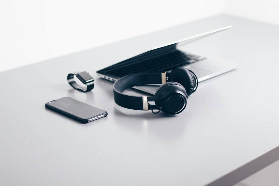 Wireless headphones smartphone