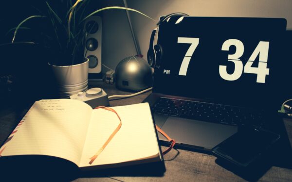 Build a simple daily shutdown routine to clear digital chaos and actually switch off