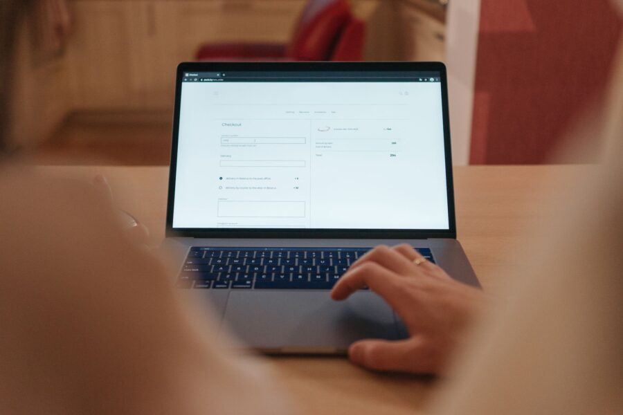 Laptop screen intrusive