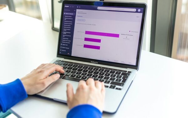 Calm guide to AI chatbots for everyday research: how to ask better and get clearer answers