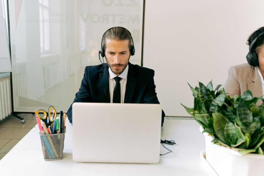 Support agent laptop
