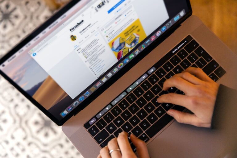 Person typing email