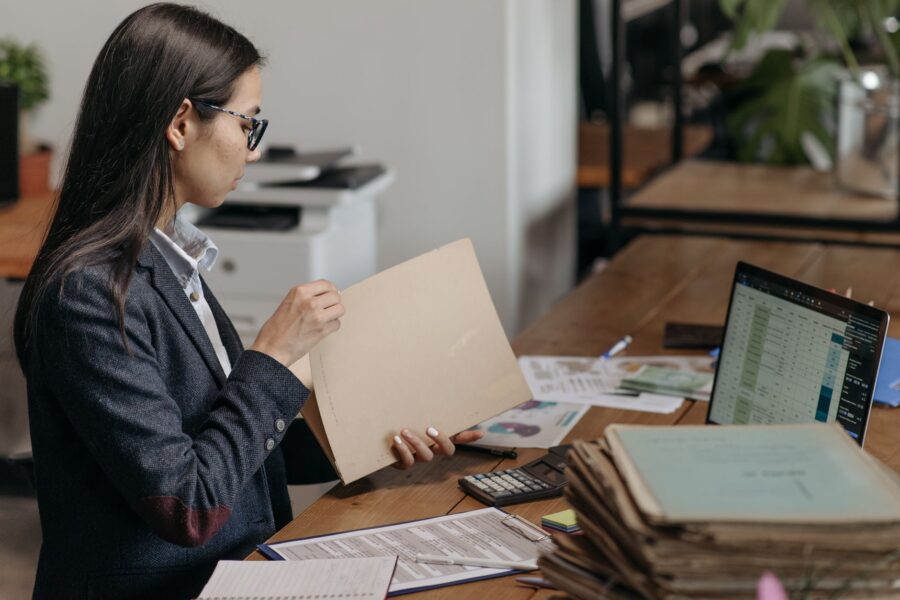 Laptop desk file