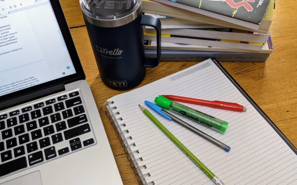Calm guide to AI for students: using smart tools without hurting your learning