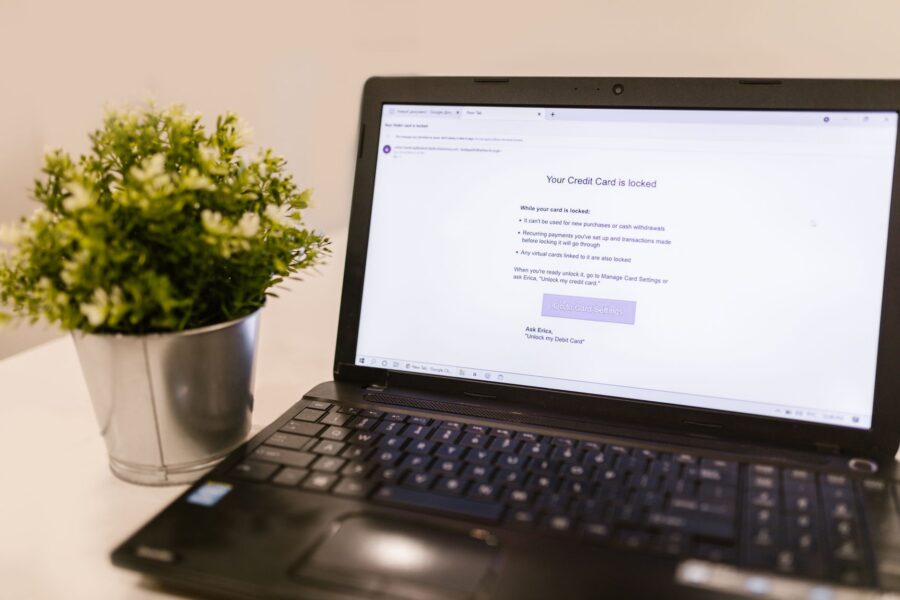 Laptop screen email