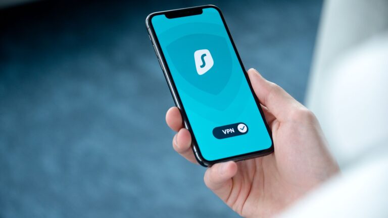 Person using vpn