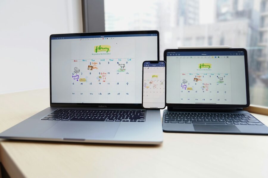 Laptop weekly planner
