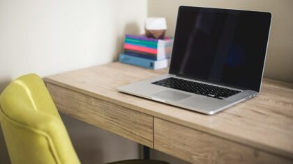 How to use desktop RSS readers to keep up with news without living in your browser