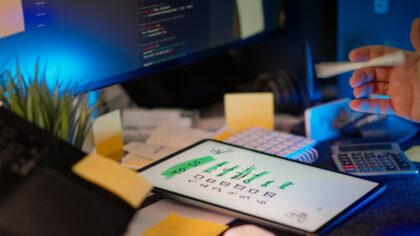 How to use online whiteboards to think clearly when you are not in the same room