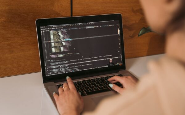 How to use simple desktop database apps to organize information without learning SQL