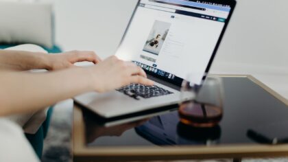 Practical ways to use AI chatbots in everyday digital life without losing control