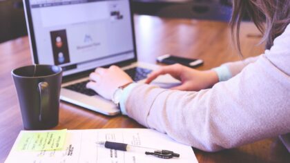 Simple AI summarization: how to quickly make sense of long texts without missing what matters