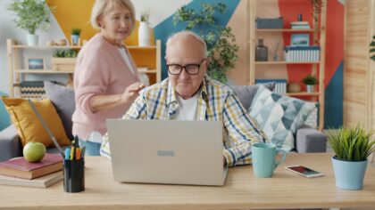 Simple digital self‑defense for seniors: avoid common online tricks without becoming afraid of the internet