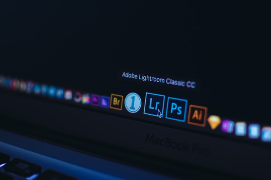 Laptop smartphone cloud