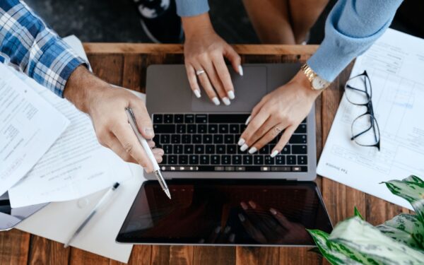 Simple guide to collaboration links: share documents and projects online without chaos