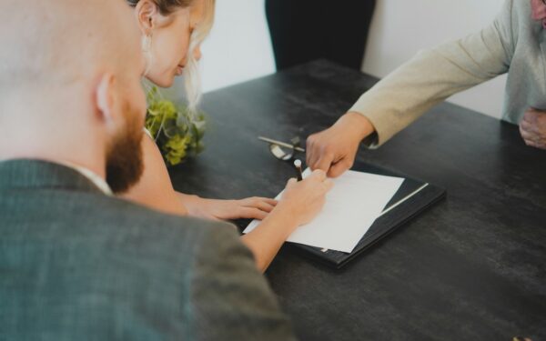 Simple guide to digital signatures: sign documents online safely and faster