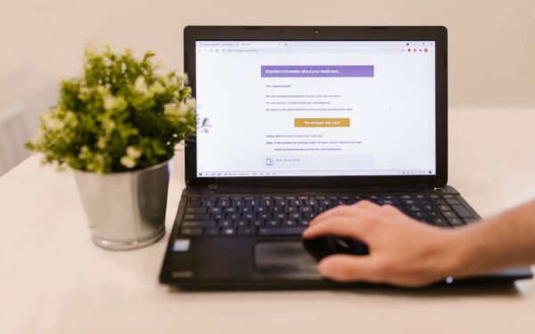 Simple guide to email folders and labels: keep your inbox under control