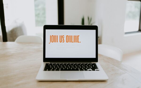Simple guide to online forums and groups: how to find good communities and get real value
