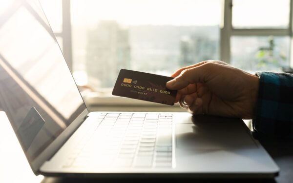 Simple guide to online payments: how to pay on the web with fewer mistakes