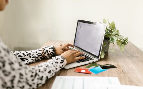 Simple guide to online subscriptions: keep track, spend less and stay in control