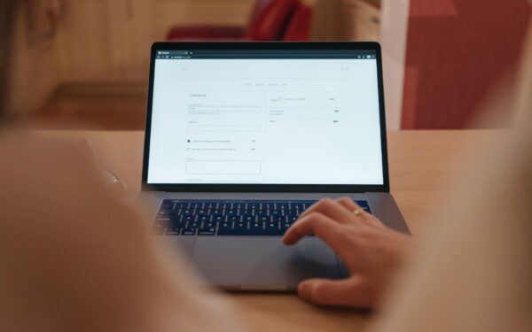 Simple guide to URLs: how web addresses work and how to read them safely