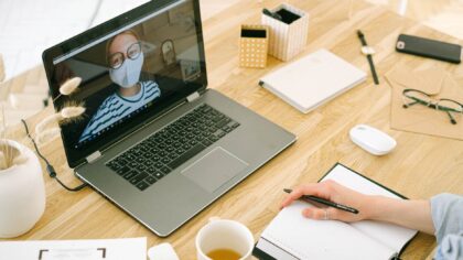 Simple guide to video calls: clearer sound, better picture and less stress