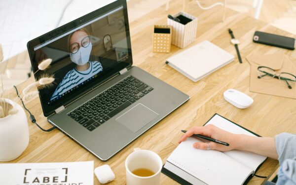 Simple guide to video calls: clearer sound, better picture and less stress